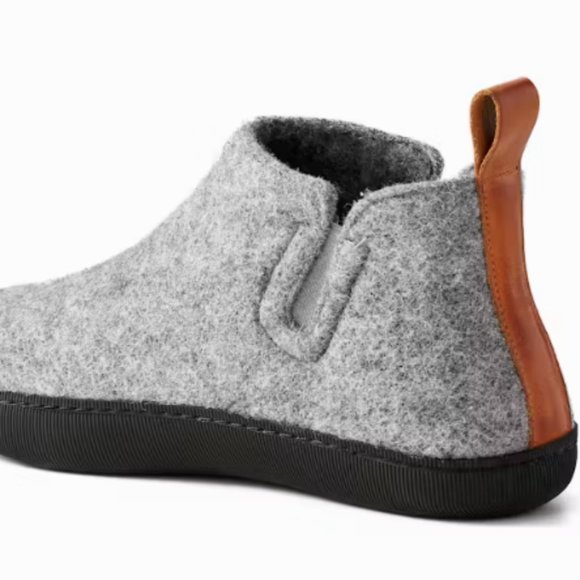 Grey's Slip On NWT - Picture 4 of 7